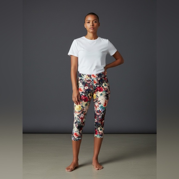 Spalding Pants - Spalding Floral Print Athletic Capri Leggings